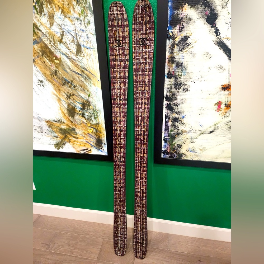 Chanel Skis